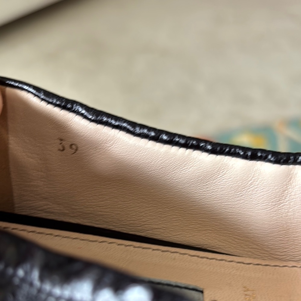 Prada Black Leather Ballet Flats. Hardly worn!  Beautiful condition. - Picture 5 of 5